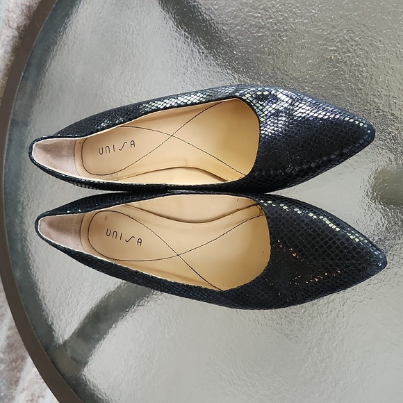 Black Faux Reptile Unisa Pointed Toe Low Heeled Pumps/Flats - Size 8.5 - Picture 2 of 15
